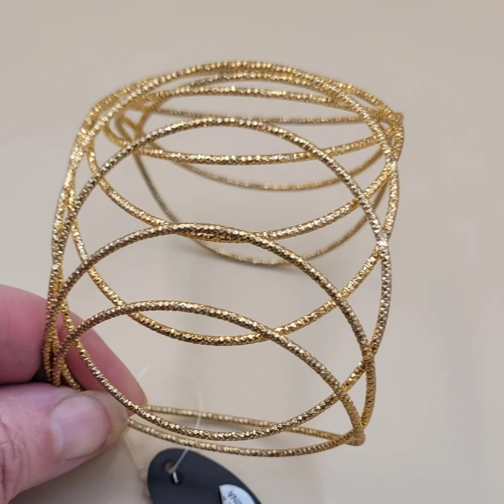 Elegant‎ Gold Cuff Bracelet